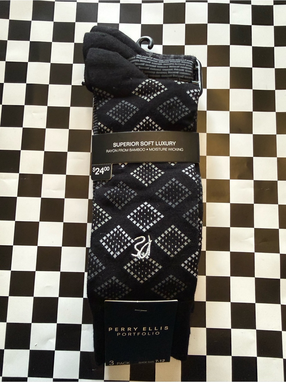 Perry Ellis Socks - Multiple Options - Picture 3 of 3